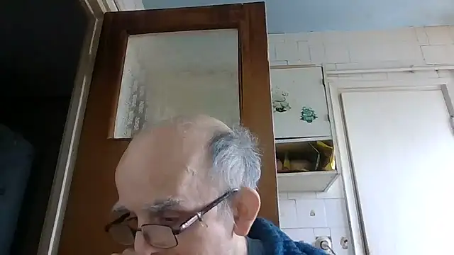 Snapshot of mariusica1@xh chatting on 03-01-26, 12:40 mariusica1xh online show from 03-01-26, 12:40