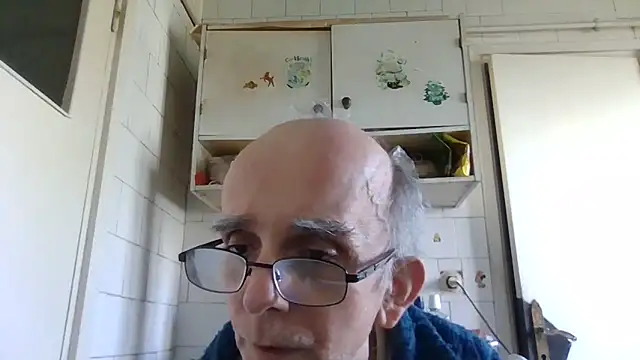 Snapshot of mariusica1@xh chatting on 04-20-26, 12:19 mariusica1xh online show from 04-20-26, 12:19