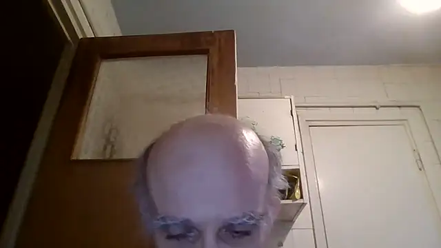 Snapshot of mariusica1@xh chatting on 04-23-26, 05:04 mariusica1xh online show from 04-23-26, 05:04