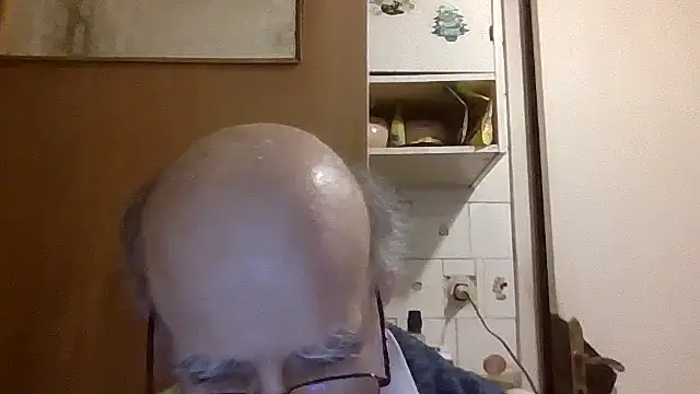 Snapshot of mariusica1@xh chatting on 04-28-26, 08:14 mariusica1xh online show from 04-28-26, 08:14