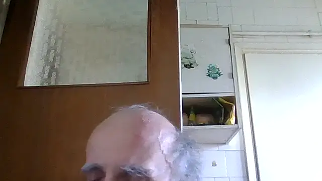 Snapshot of mariusica1@xh chatting on 05-10-26, 11:37 mariusica1xh online show from 05-10-26, 11:37