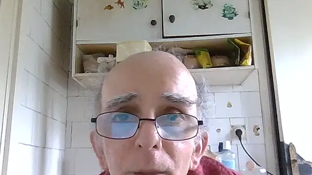 Snapshot of mariusica1@xh chatting on 05-13-26, 01:19 mariusica1xh online show from 05-13-26, 01:19
