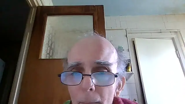 Snapshot of mariusica1@xh chatting on 05-15-26, 09:49 mariusica1xh online show from 05-15-26, 09:49
