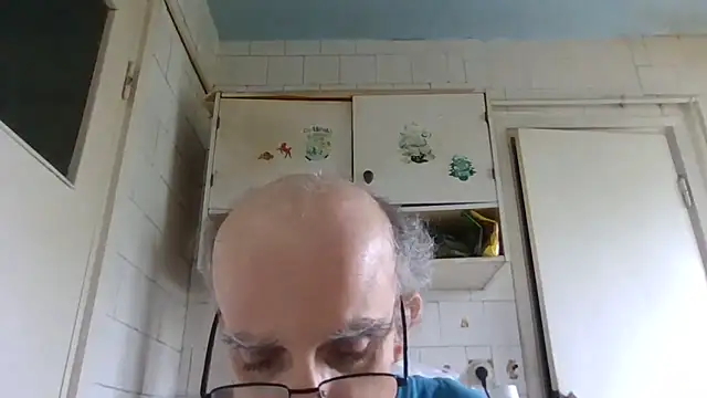 Snapshot of mariusica1@xh chatting on 05-24-26, 09:25 mariusica1xh online show from 05-24-26, 09:25