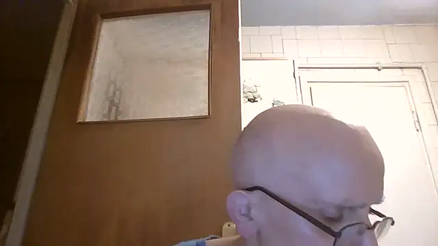 Snapshot of mariusica1@xh chatting on 06-02-26, 06:32 mariusica1xh online show from 06-02-26, 06:32
