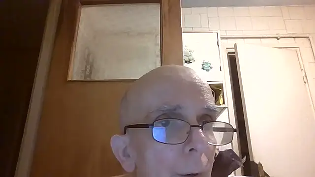 Snapshot of mariusica1@xh chatting on 06-14-26, 01:14 mariusica1xh online show from 06-14-26, 01:14