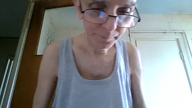 Snapshot of mariusica1@xh chatting on 06-18-26, 06:46 mariusica1xh online show from 06-18-26, 06:46