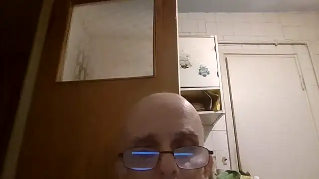Snapshot of mariusica1@xh chatting on 06-18-26, 09:19 mariusica1xh online show from 06-18-26, 09:19