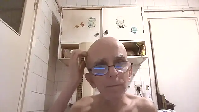 Snapshot of mariusica1@xh chatting on 07-08-26, 08:57 mariusica1xh online show from 07-08-26, 08:57