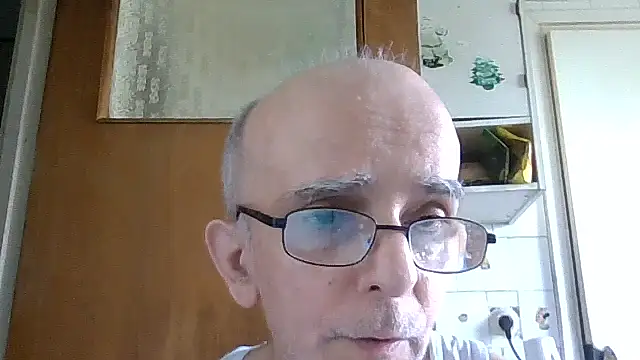 Snapshot of mariusica1@xh chatting on 07-14-26, 10:21 mariusica1xh online show from 07-14-26, 10:21