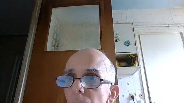 Snapshot of mariusica1@xh chatting on 07-17-26, 01:51 mariusica1xh online show from 07-17-26, 01:51