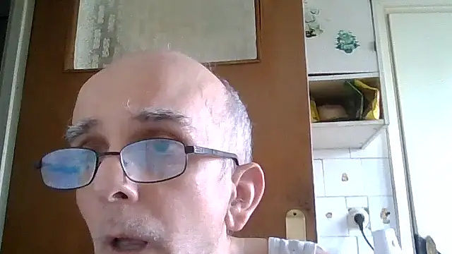 Snapshot of mariusica1@xh chatting on 07-18-26, 10:41 mariusica1xh online show from 07-18-26, 10:41