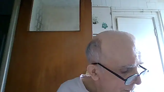Snapshot of mariusica1@xh chatting on 07-25-26, 03:09 mariusica1xh online show from 07-25-26, 03:09