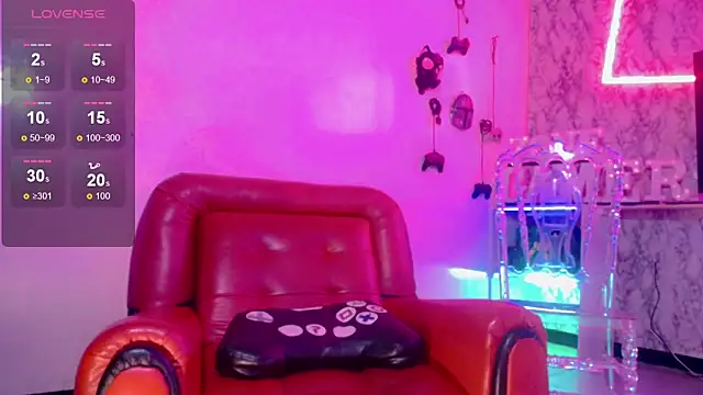 Snapshot of nicol_gill_ chatting on 05-31-26, 11:17 nicol gill online show from 05-31-26, 11:17