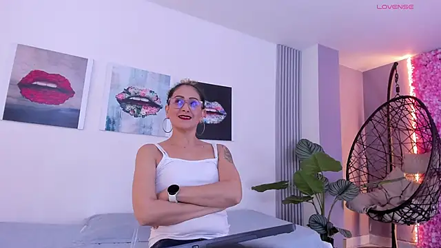 Angela donnato online show from 12-05-25, 03:37