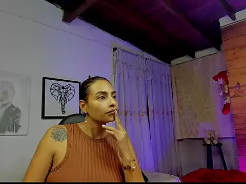 Snapshot of mykaelahoney chatting on 01-07-26, 06:05 mykaelahoney online show from 01-07-26, 06:05