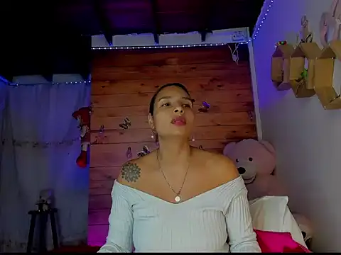 Snapshot of mykaelahoney chatting on 01-14-26, 05:02 mykaelahoney online show from 01-14-26, 05:02