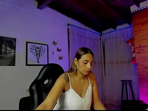 Snapshot of mykaelahoney chatting on 02-04-26, 02:06 mykaelahoney online show from 02-04-26, 02:06