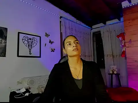 Snapshot of mykaelahoney chatting on 02-14-26, 04:53 mykaelahoney online show from 02-14-26, 04:53
