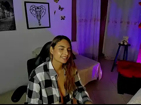 Snapshot of mykaelahoney chatting on 02-24-26, 05:05 mykaelahoney online show from 02-24-26, 05:05