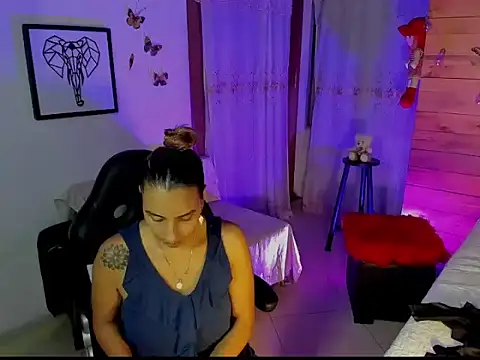 Snapshot of mykaelahoney chatting on 02-27-26, 02:55 mykaelahoney online show from 02-27-26, 02:55