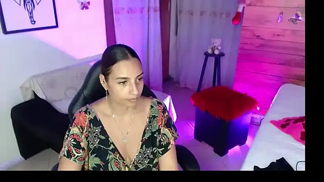 Snapshot of mykaelahoney chatting on 03-06-26, 04:53 mykaelahoney online show from 03-06-26, 04:53