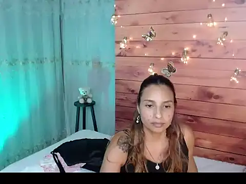 Snapshot of mykaelahoney chatting on 03-20-26, 04:39 mykaelahoney online show from 03-20-26, 04:39