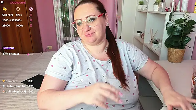 Snapshot of lovely_adelle chatting on 03-07-25, 12:23 lovely adelle online show from 03-07-25, 12:23