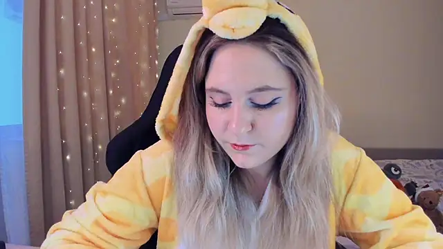 Snapshot of Diana_Flower chatting on 01-08-25, 10:37 Diana Flower online show from 01-08-25, 10:37