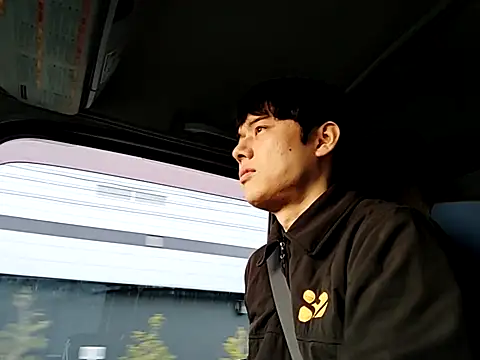 whitebriefboy online show from 03-23-26, 09:08