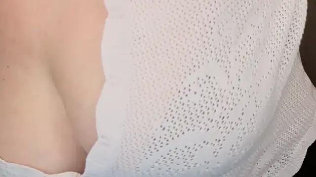 Helens love online show from 10-26-25, 02:28