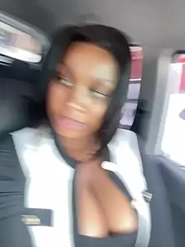 Snapshot of Candy_Love_18 chatting on 10-26-25, 02:23 Candy Love 18 online show from 10-26-25, 02:23