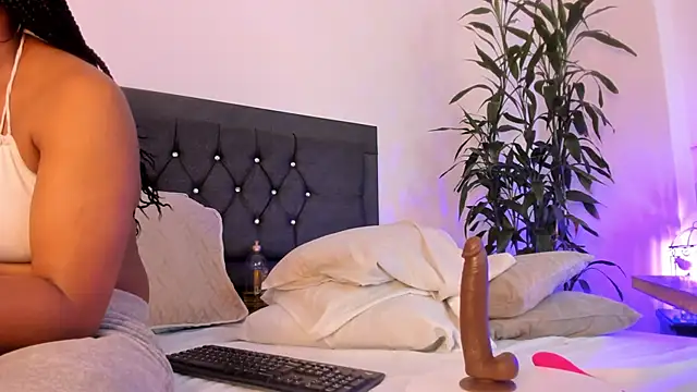 ebony hot1 online show from 02-12-25, 06:09