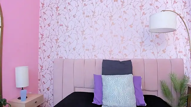 Snapshot of amber-hill chatting on 10-27-25, 07:07 amber-hill online show from 10-27-25, 07:07