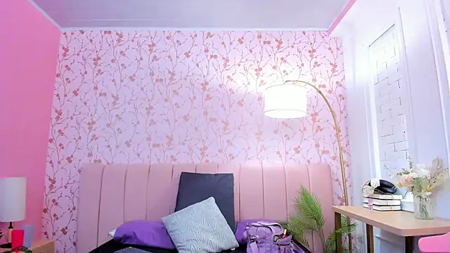 Snapshot of amber-hill chatting on 10-28-25, 07:16 amber-hill online show from 10-28-25, 07:16