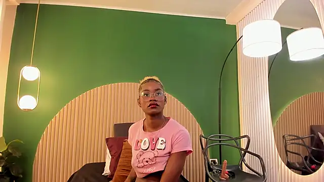 Snapshot of amber-hill chatting on 11-15-25, 07:16 amber-hill online show from 11-15-25, 07:16