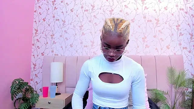 Snapshot of amber-hill chatting on 12-02-25, 07:09 amber-hill online show from 12-02-25, 07:09