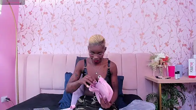 Snapshot of amber-hill chatting on 02-04-26, 07:20 amber-hill online show from 02-04-26, 07:20