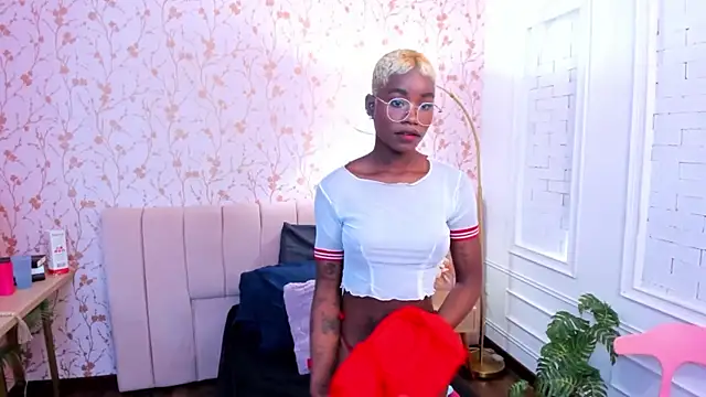 Snapshot of amber-hill chatting on 02-10-26, 07:07 amber-hill online show from 02-10-26, 07:07