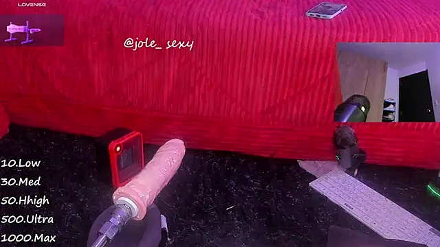 Snapshot of jolee__ chatting on 01-13-25, 06:16 jolee online show from 01-13-25, 06:16