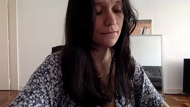Snapshot of beatrizspbr chatting on 03-17-26, 01:58 beatrizspbr online show from 03-17-26, 01:58
