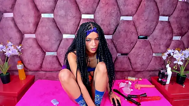 Snapshot of SaraLoveee_ chatting on 01-28-25, 06:05 SaraLoveee  online show from 01-28-25, 06:05