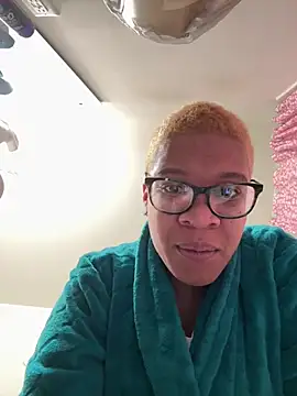 Snapshot of SexyHoneyRedd chatting on 02-28-26, 03:24 SexyHoneyRedd online show from 02-28-26, 03:24