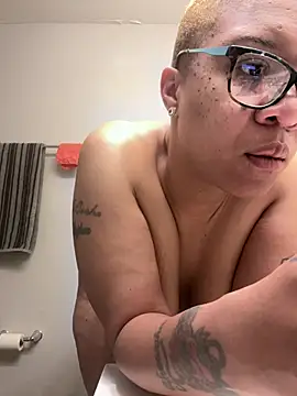 SexyHoneyRedd online show from 03-25-26, 10:21