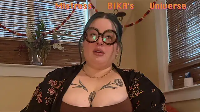 MissBika online show from 03-07-25, 12:15