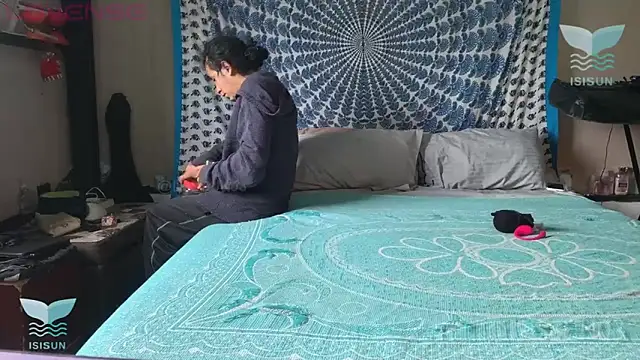 isissun03 online show from 11-27-25, 01:13