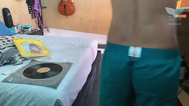 isissun03 online show from 03-31-26, 01:11