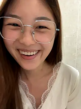 Snapshot of Sweet-Angel999 chatting on 11-13-25, 09:58 Sweet-Angel999 online show from 11-13-25, 09:58