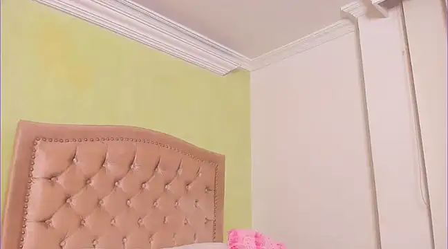 Luciluu20 online show from 02-04-25, 12:29