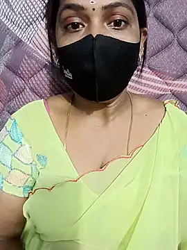 Snapshot of Renuma chatting on 12-17-25, 04:07 Renuma online show from 12-17-25, 04:07